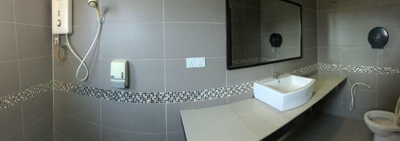 Pantai Guesthouse กวนตัน ภายนอก รูปภาพ